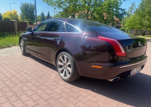 Jaguar XJ cena 48000 przebieg: 231000, rok produkcji 2010 z Radom małe 154
